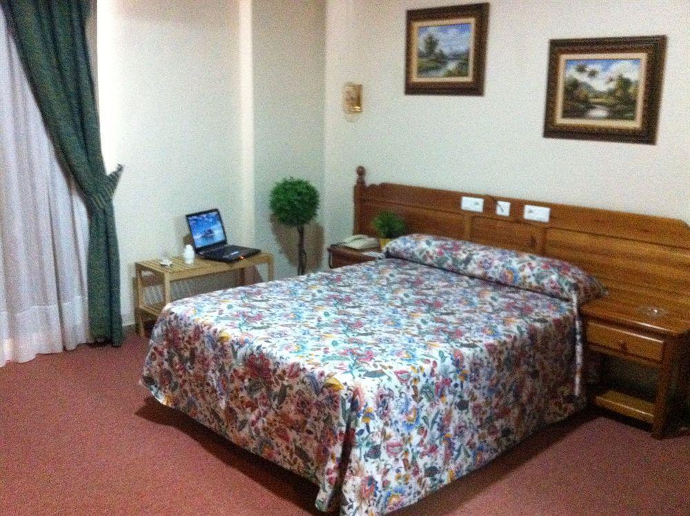 Hotel Sandra 알칼라데과다이라 외부 사진