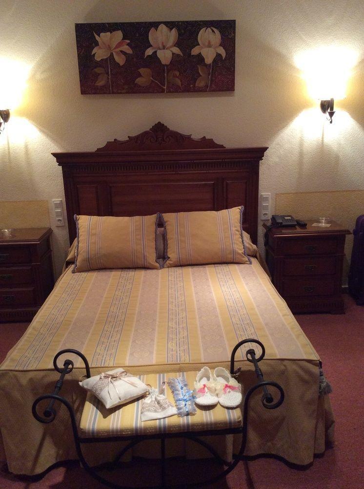Hotel Sandra 알칼라데과다이라 외부 사진