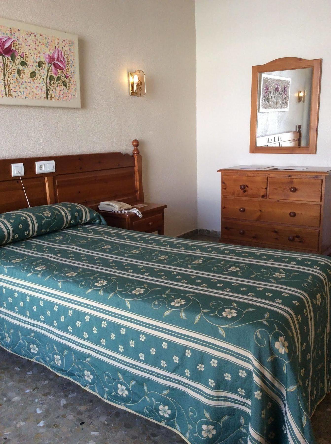 Hotel Sandra 알칼라데과다이라 외부 사진